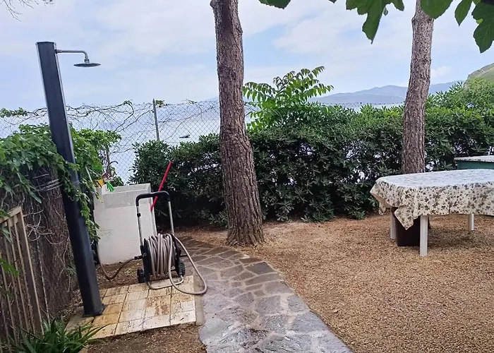 Dell'ancora Nyaraló